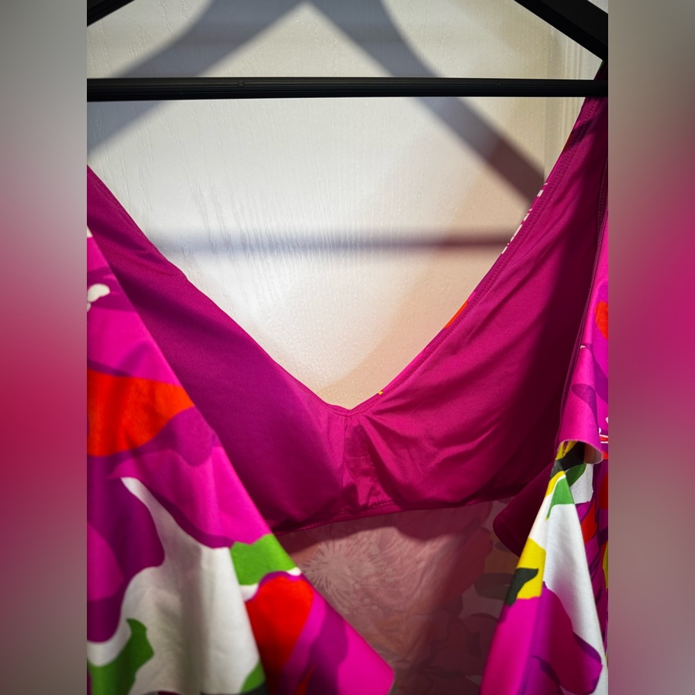 311 - Trina Turk Bloom Plunge V-Neck Ruffle Tankini Swim Top 🌺👙 - Picture 7 of 12